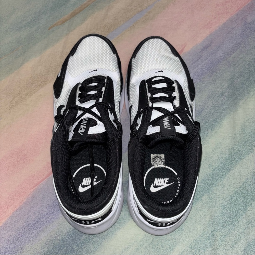 Nike Air Max Bolt Women’s running athletic shoes size 8.5 - Picture 7 of 9